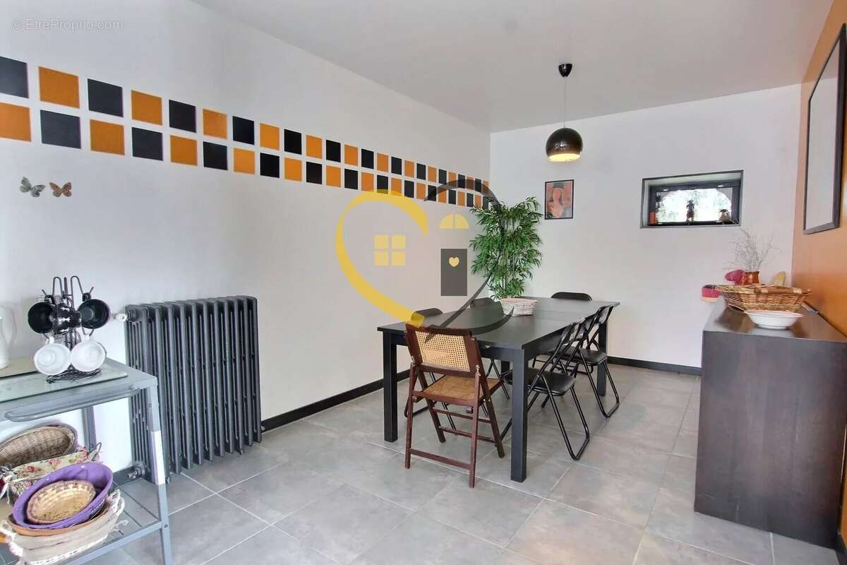 Maison à MEHUN-SUR-YEVRE