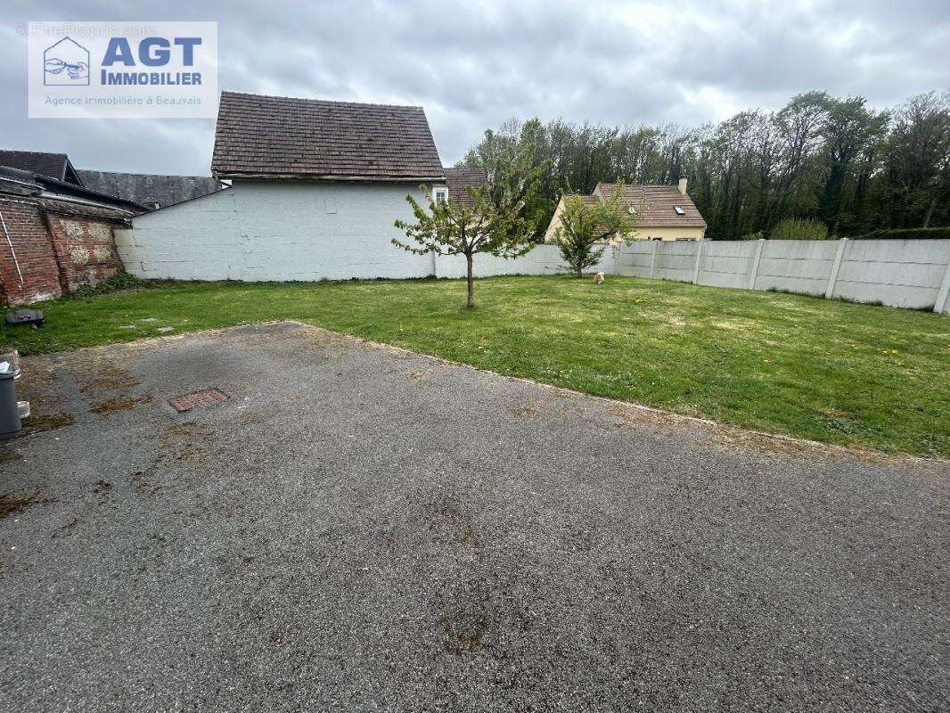 Maison à SAINT-OMER-EN-CHAUSSEE