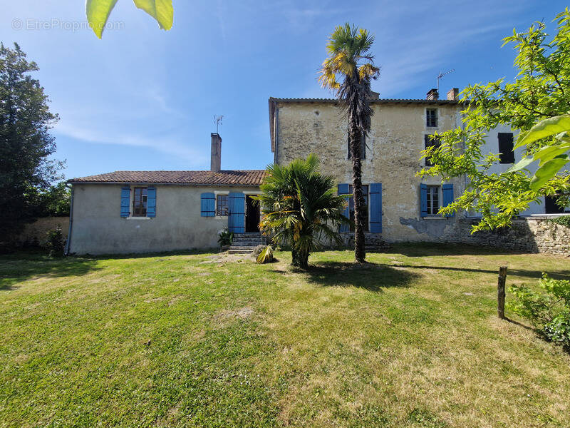 Maison à TONNAY-BOUTONNE