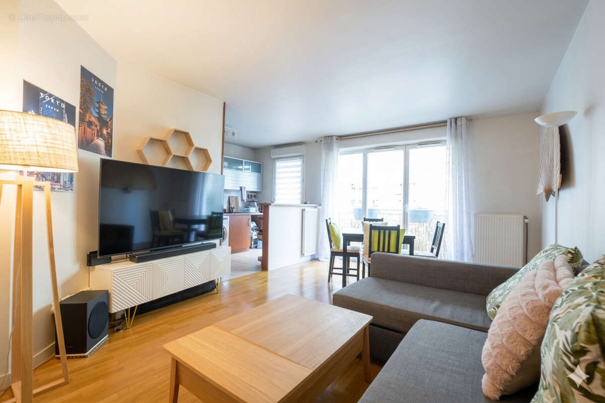 Appartement à COURBEVOIE