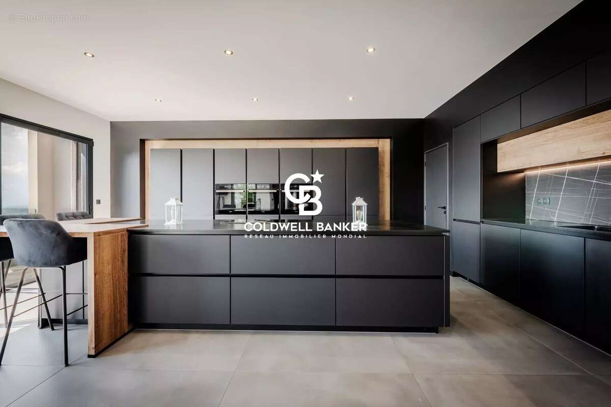 Maison à CRANVES-SALES