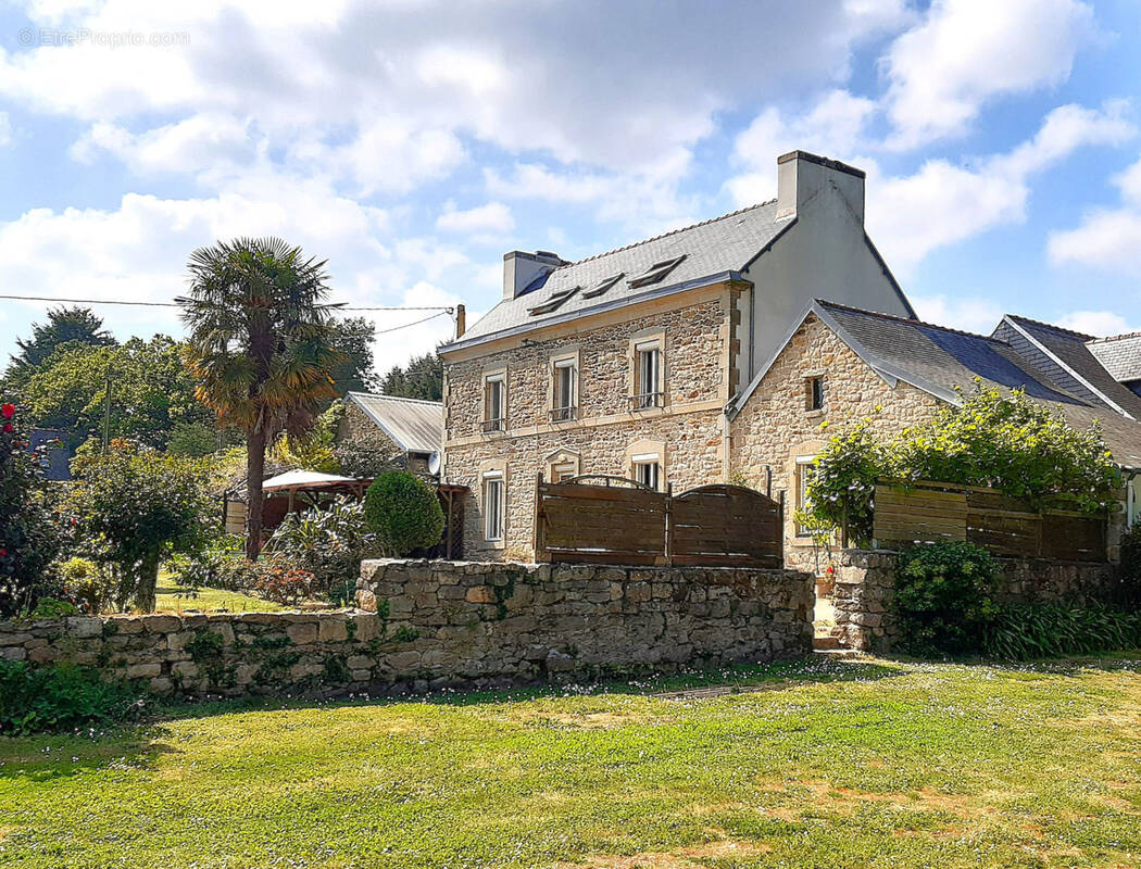 Maison à PLOGONNEC