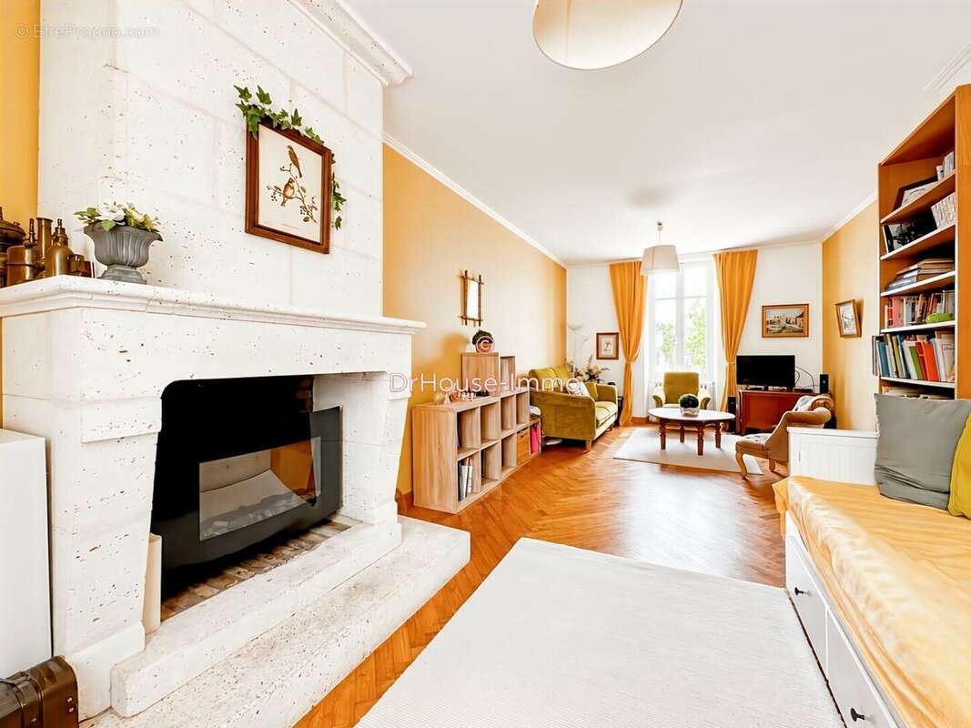 Maison 205 m² à Gond-Pontouvre  - photo 25