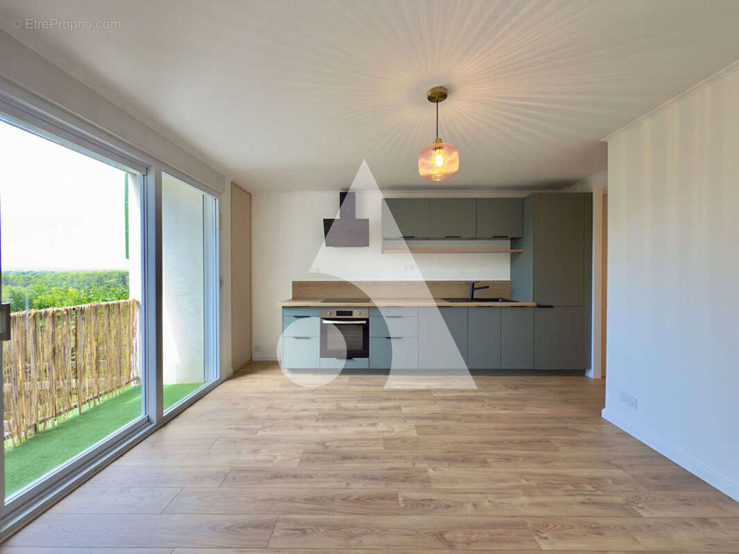 Appartement à EGUILLES