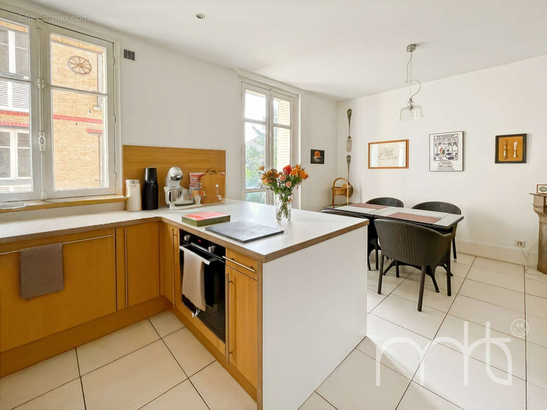 Appartement à BOIS-COLOMBES