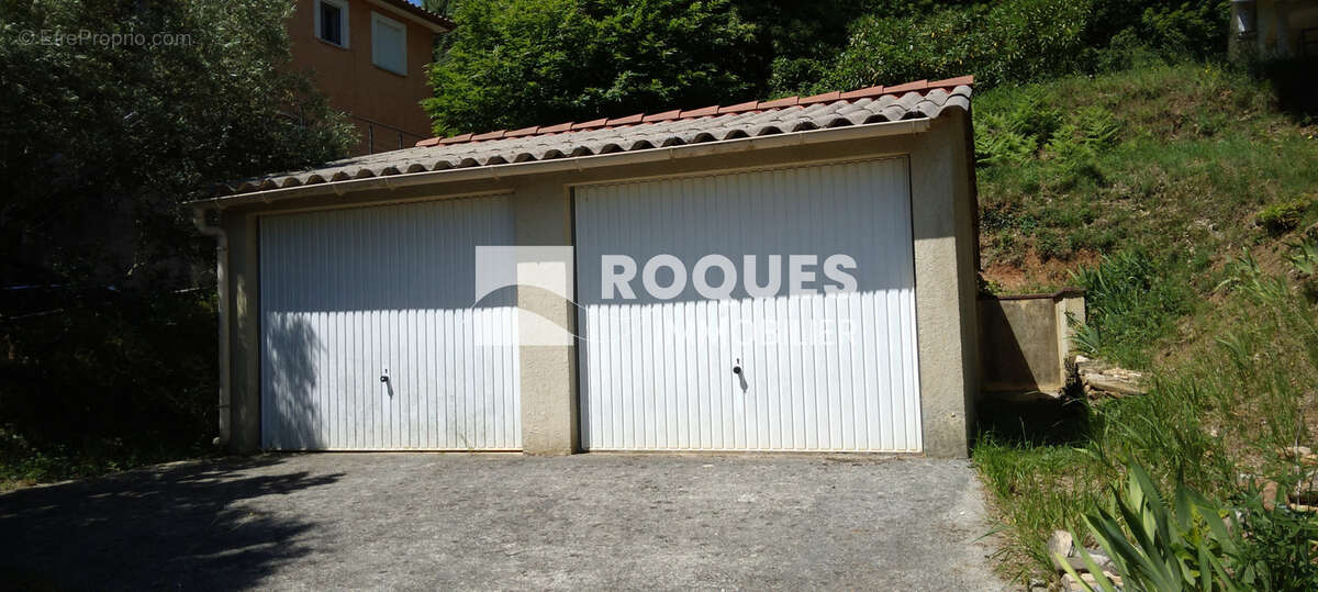 A Vendre, PREMIAN, 2 garages plus jardin - photo 2
