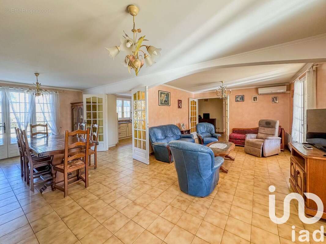 Photo 8 - Maison à ROQUEBRUNE-SUR-ARGENS