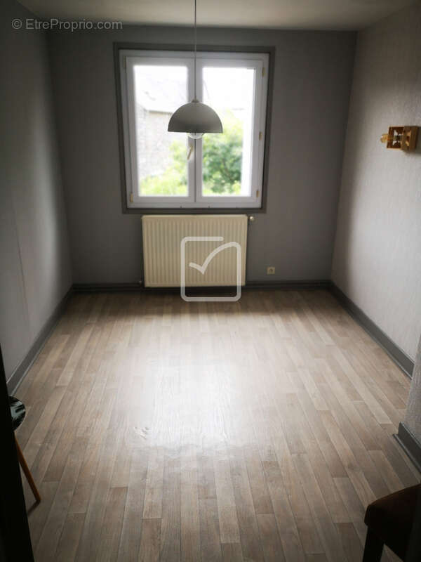Maison à OBJAT
