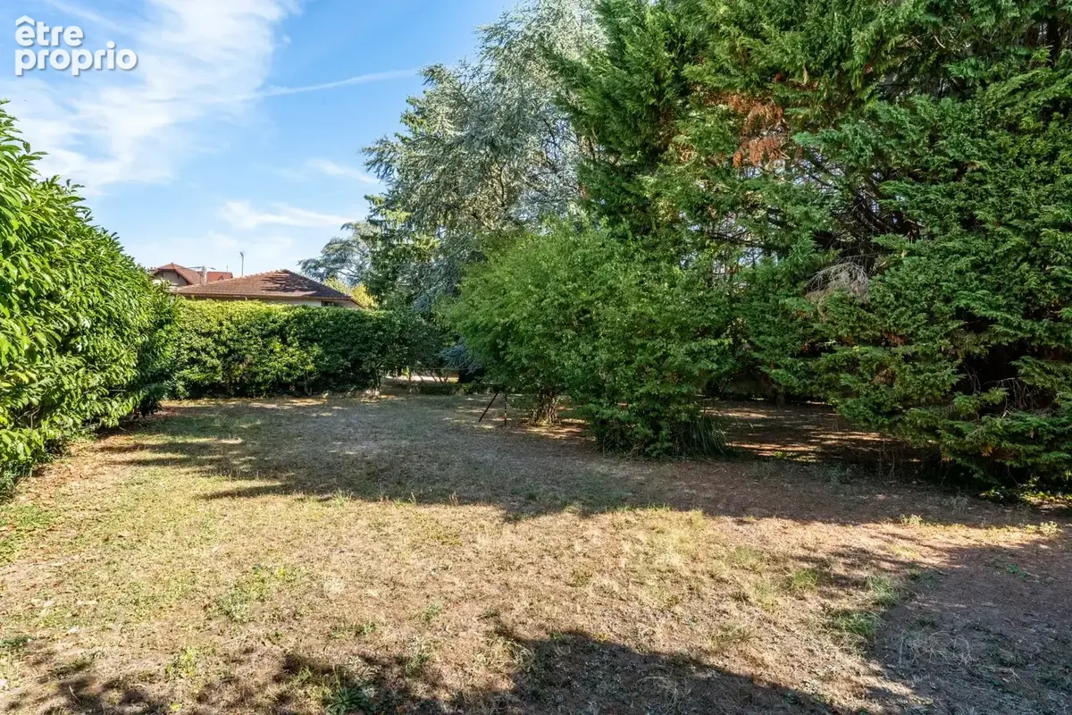 Photo Terrain à Villefranche-Sur-Saone au prix de 185 000€