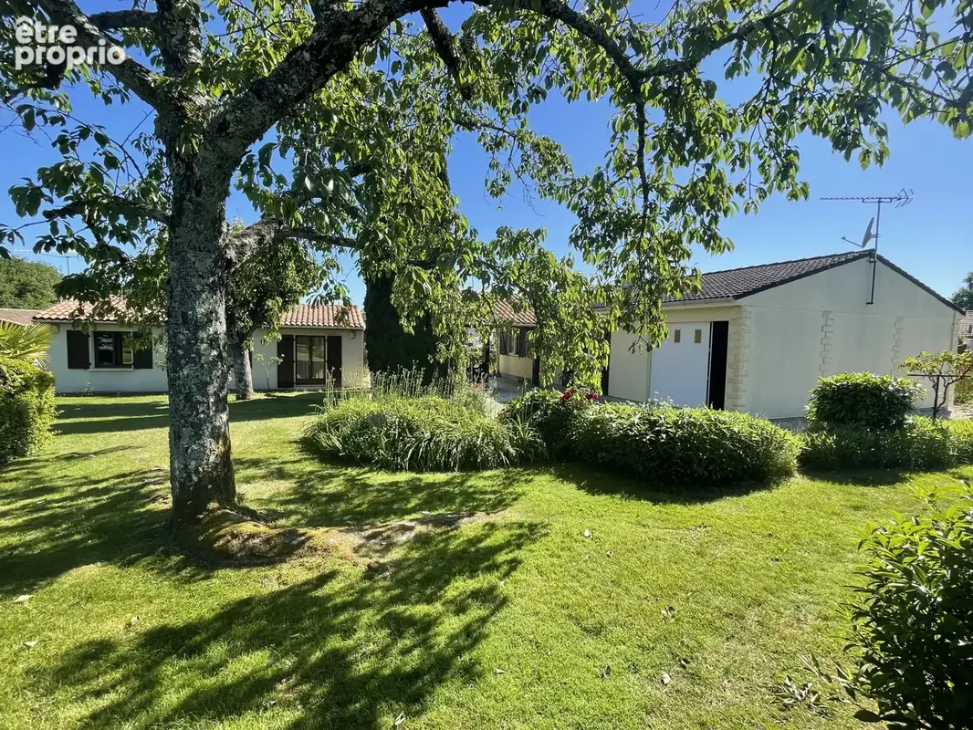 Exclusivité -  Coursac   Ensemble de deux maisons sur 2 600 m2 de terrain, à 15 min de Périgueux - photo 3