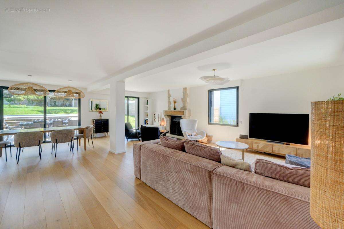 Propriete d'exception 218 m2 sur jardin de 1 500 m2 - photo 8
