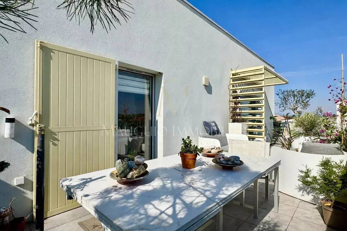 Appartement à MAUGUIO