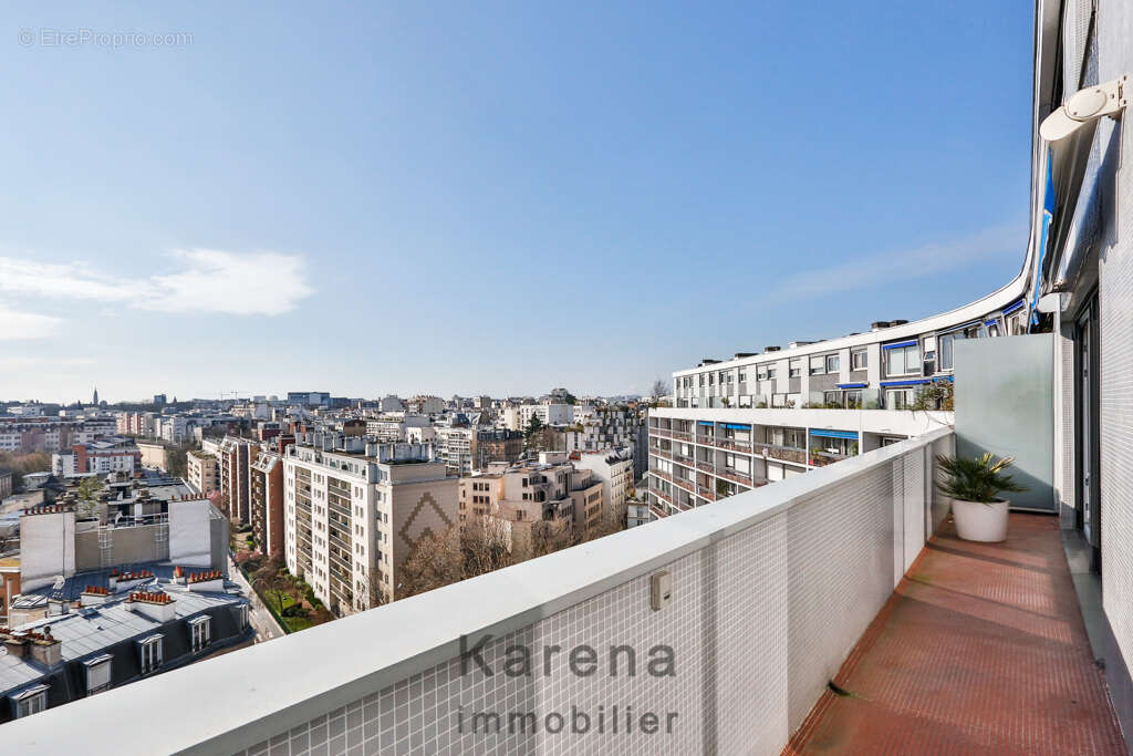 Appartement à PARIS-14E