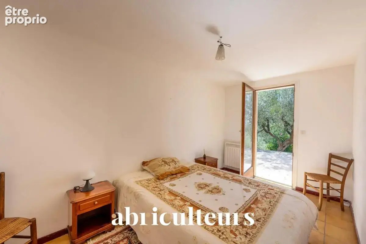Maison familiale à fort potentiel de 150 m² – Vue panoramique – Piscine et jardin arboré – Seillans - photo 15