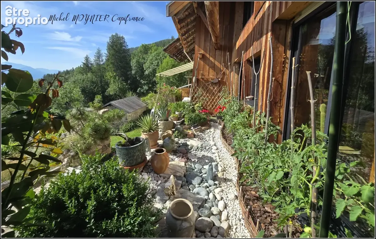 Aux Seyes, commune de Champcella, grande maison de montagne rénovée pour résidence principale, gîte ou chambres d’hôtes - photo 6