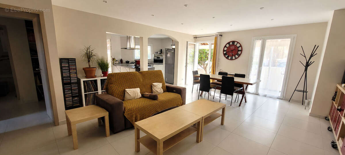 Maison de plain-pied avec 4 chambres, jardin sans vis-à-vis et proche des commodités - photo 2