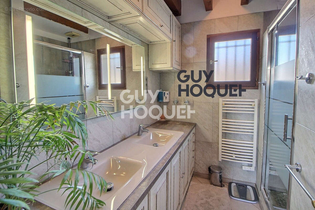 Maison à LIMEIL-BREVANNES