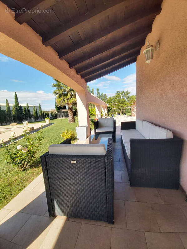 Villa familiale avec piscine et appartement indépendant à vendre à Clarensac ? 145 m² sur 2500 m² de terrain - photo 14