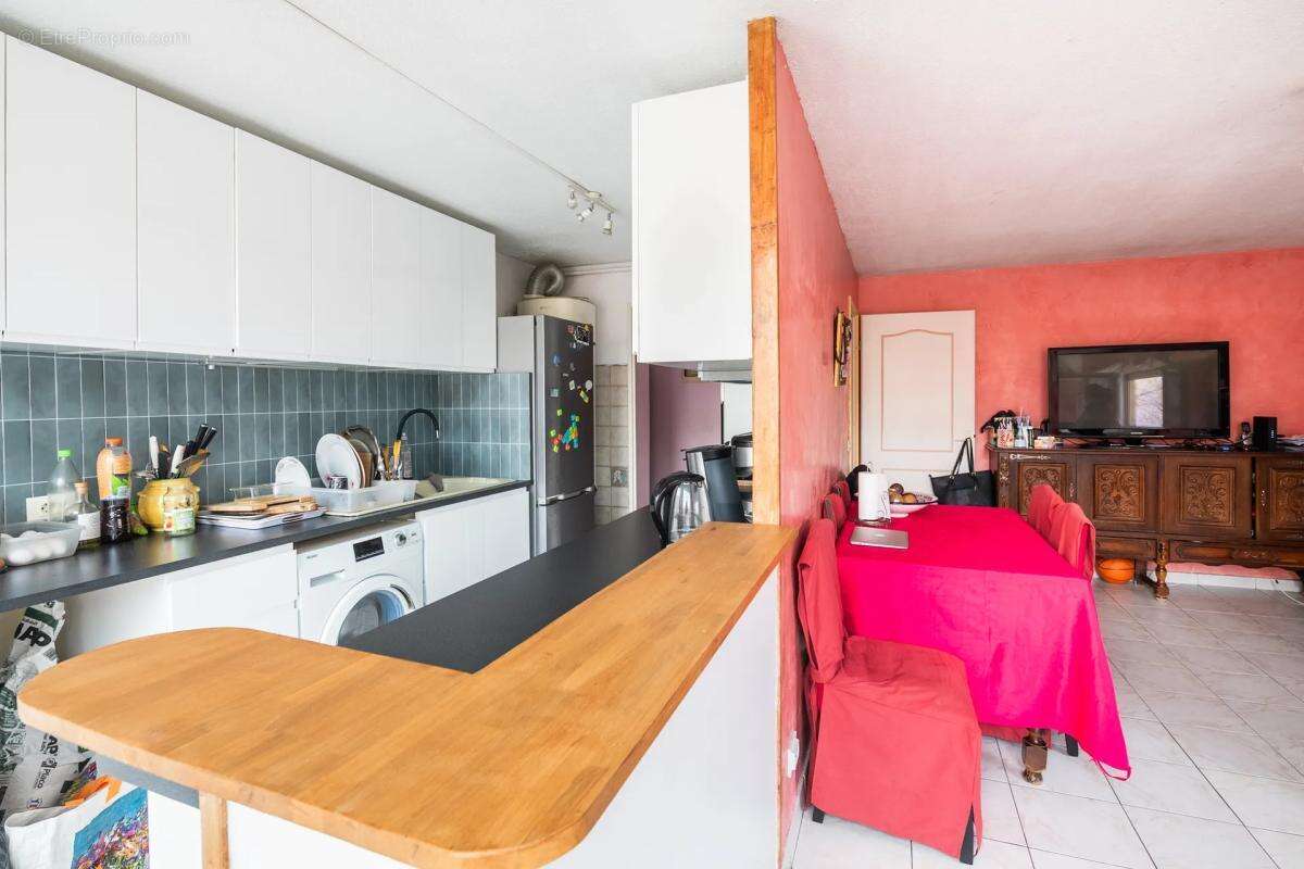 Appartement à MARSEILLE-3E