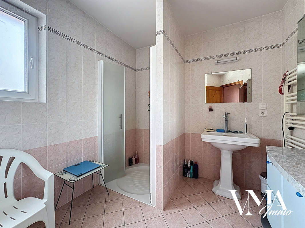 Maison à SAINT-GENIS-L'ARGENTIERE