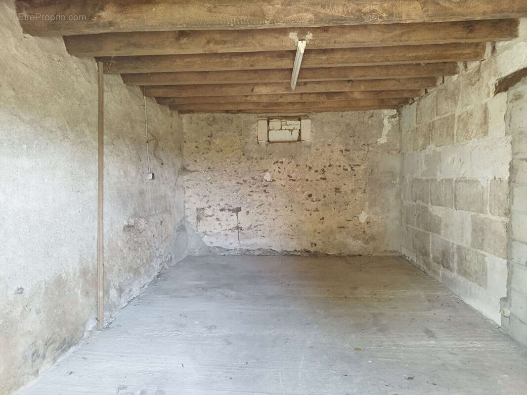 Maison à NOUANS-LES-FONTAINES