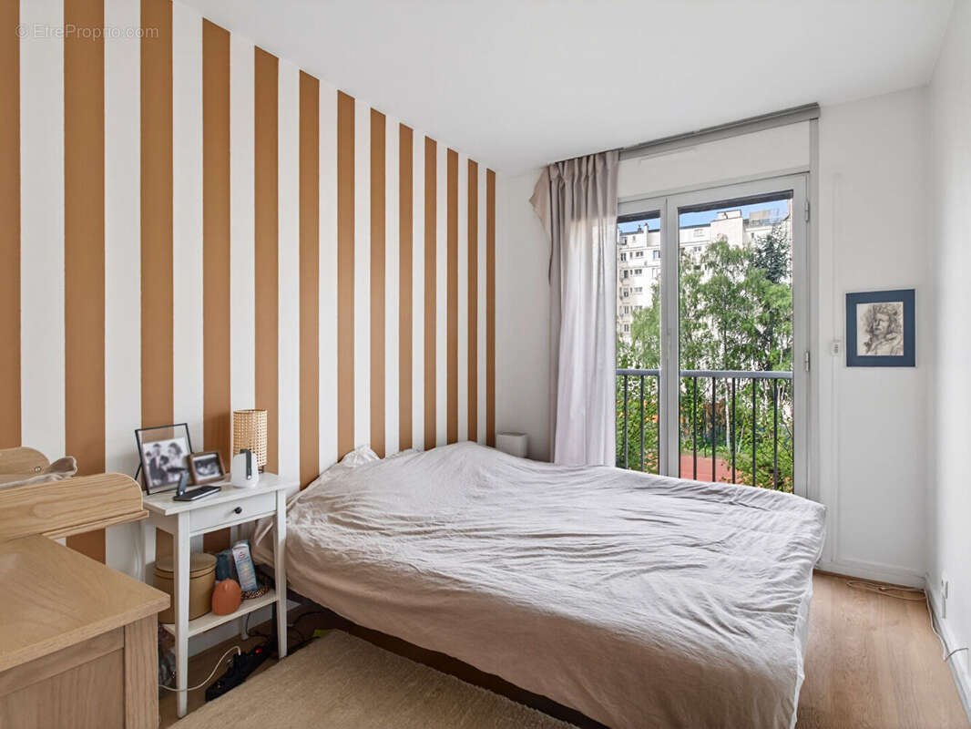 Appartement à PARIS-10E