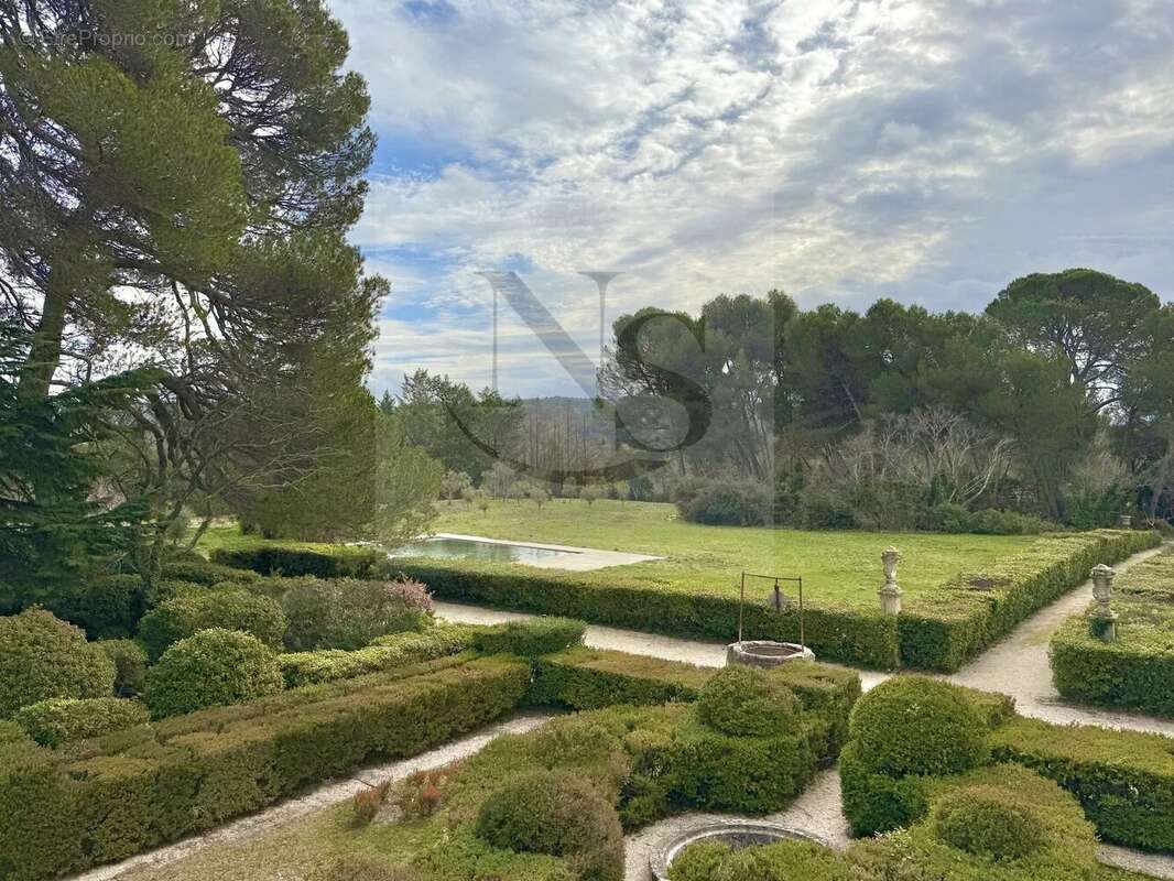 Aix-en-provence / propriété du xviiie siècle - domaine sécurisé avec dépendances - 5 minutes centre- ville - photo 2