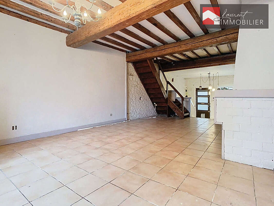 Exclusivité Laurent Immobilier : Maison de ville à TOURNUS - photo 12