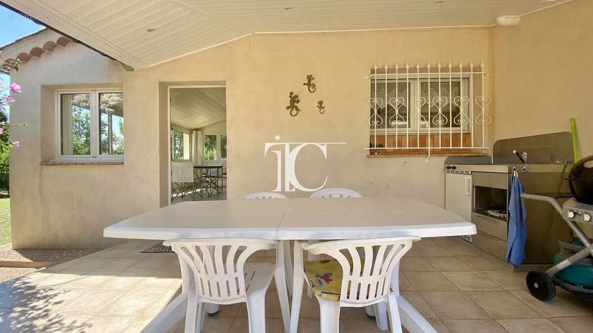 Saint ambroix, maison avec jardin arbore 2584m2, dependances, garage, piscine - photo 15