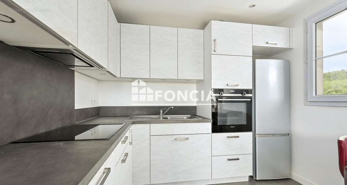Appartement à LE PLESSIS-ROBINSON