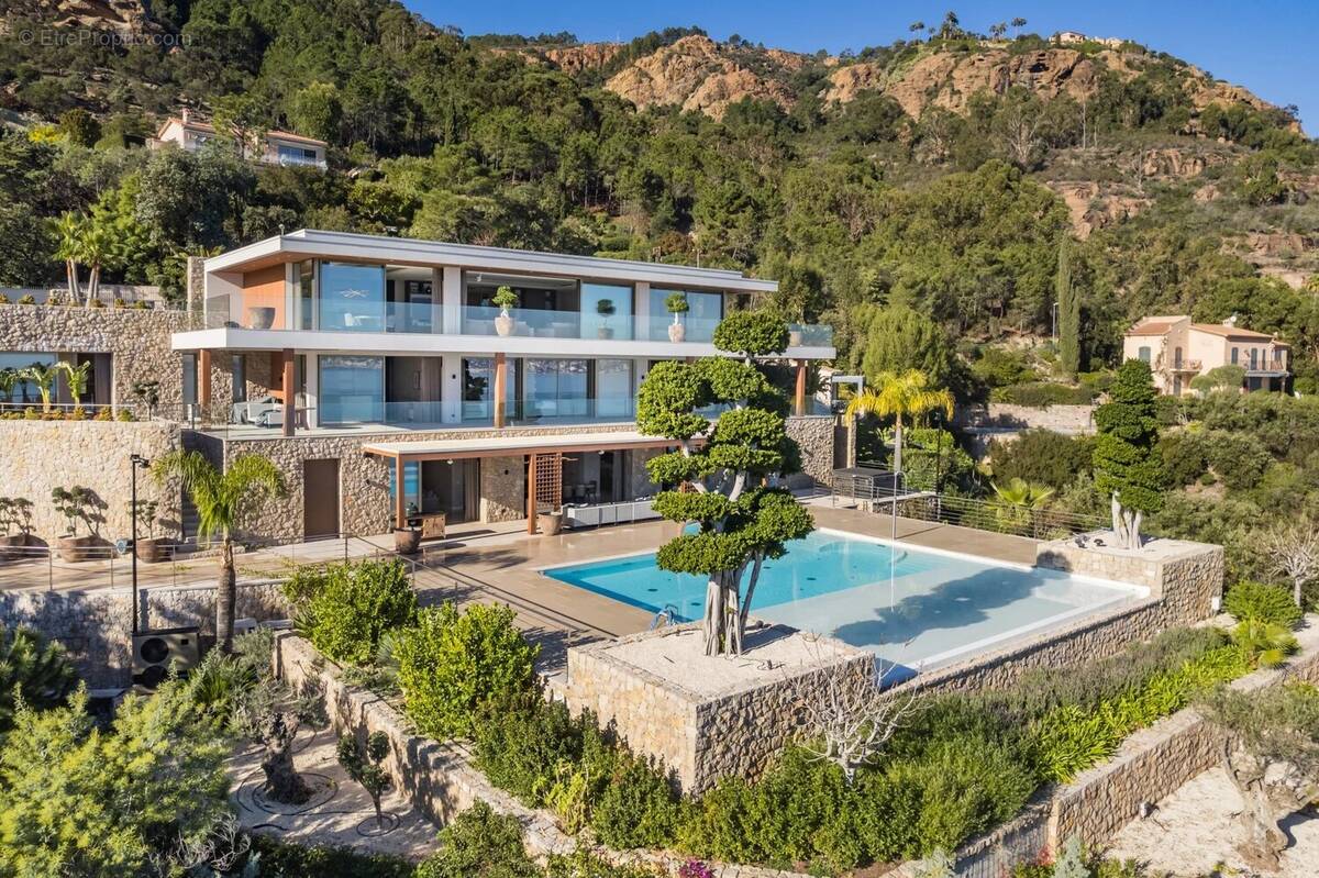 Maison à THEOULE-SUR-MER