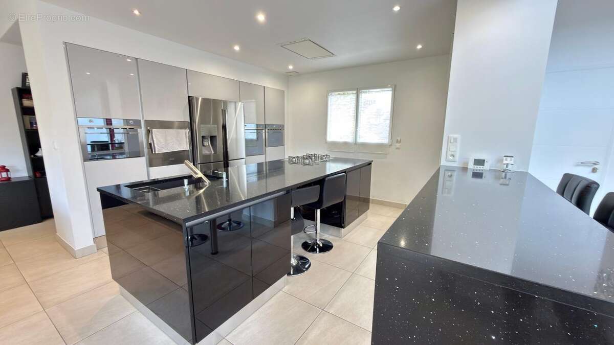 Maison à NEUILLY-SUR-MARNE