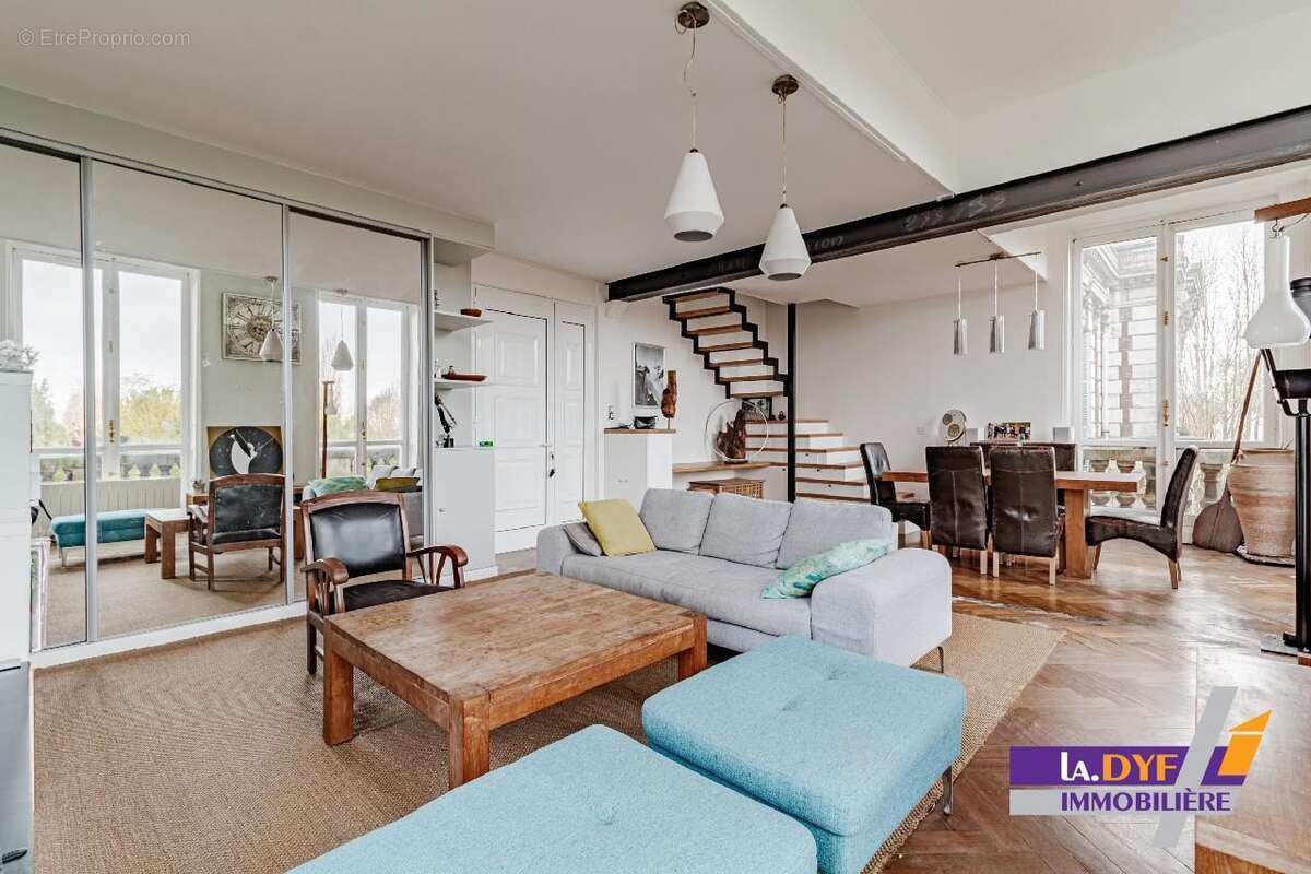 Appartement à COMPANS