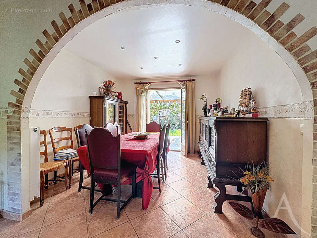 Maison à ROSNY-SUR-SEINE