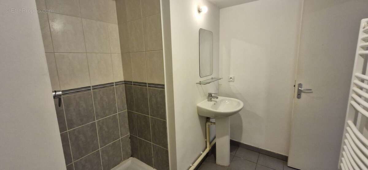 Appartement à MARSEILLE-3E