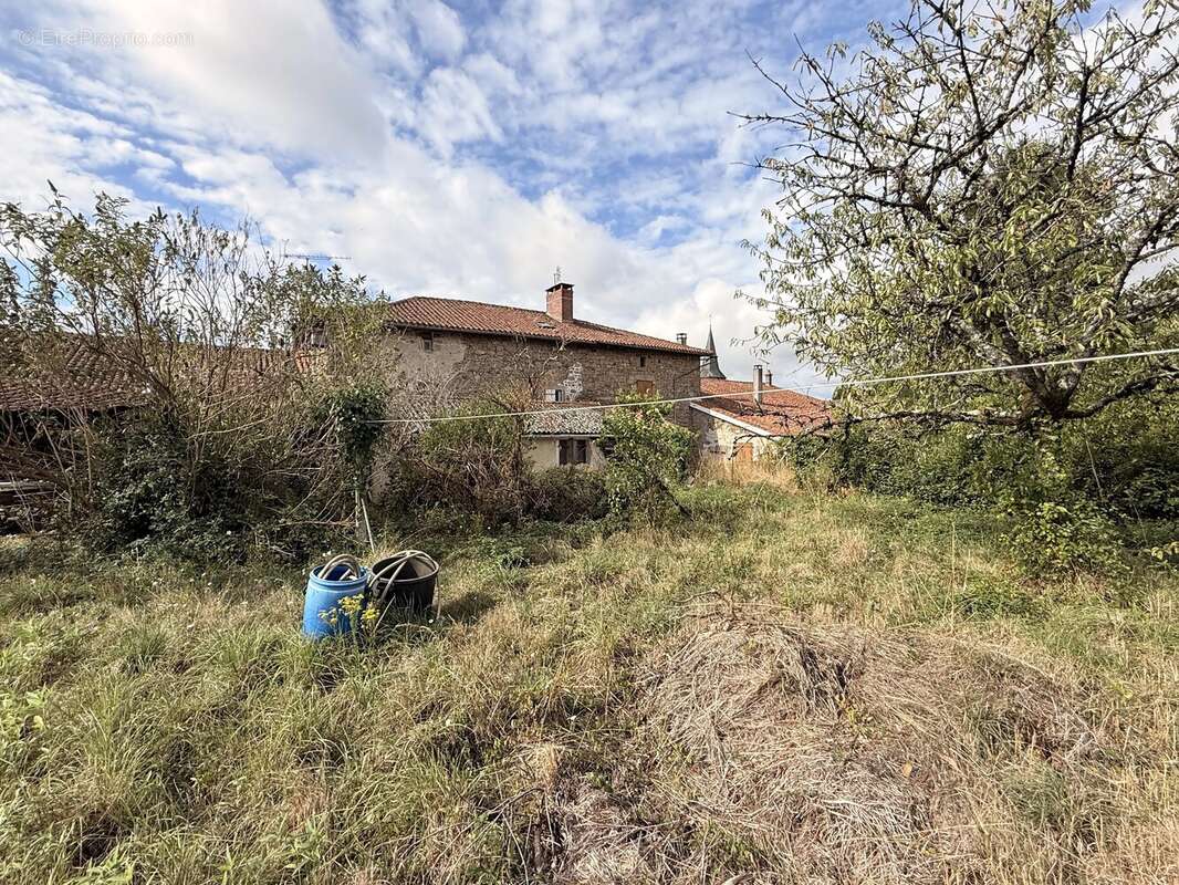 Maison de village historique avec grange importante et grand jardin - photo 13