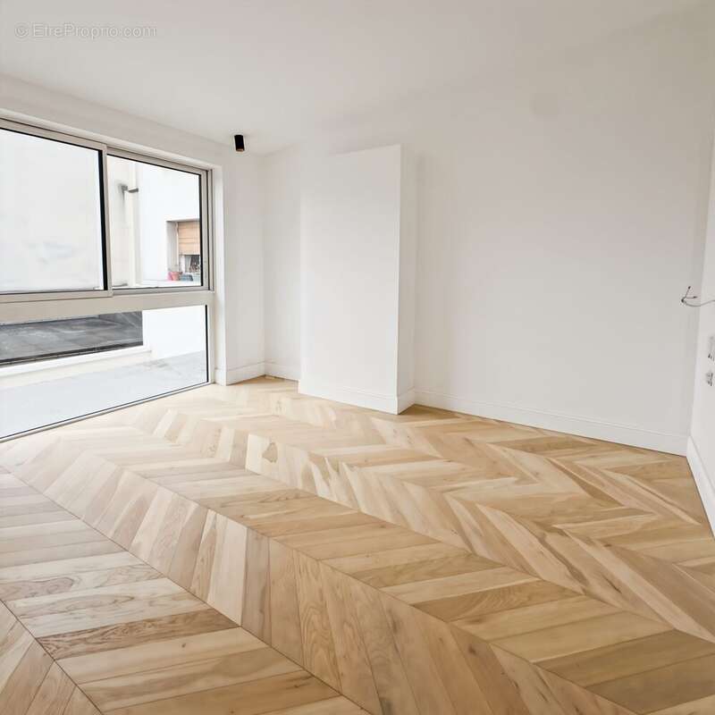 Appartement à CHARENTON-LE-PONT