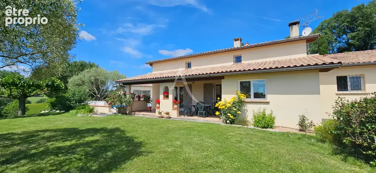 Vacquiers, villa principale, villa d'amis et  piscine - photo 3
