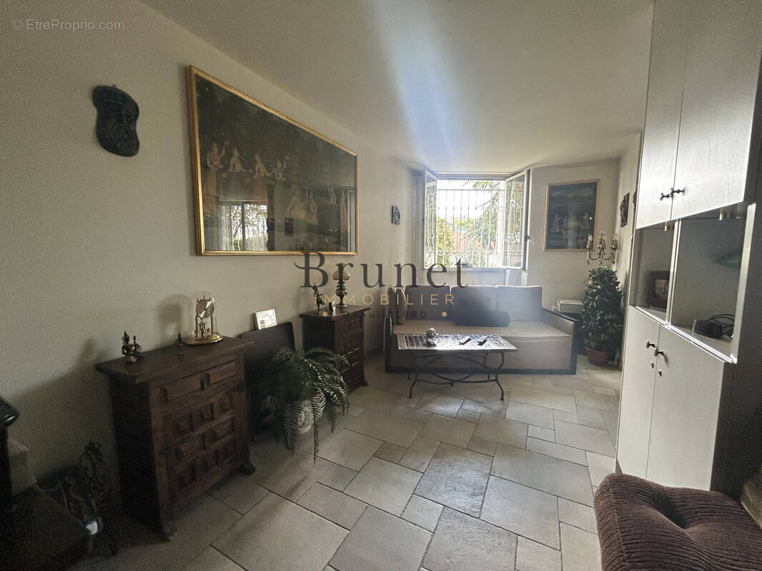 Appartement à SAINT-MAUR-DES-FOSSES