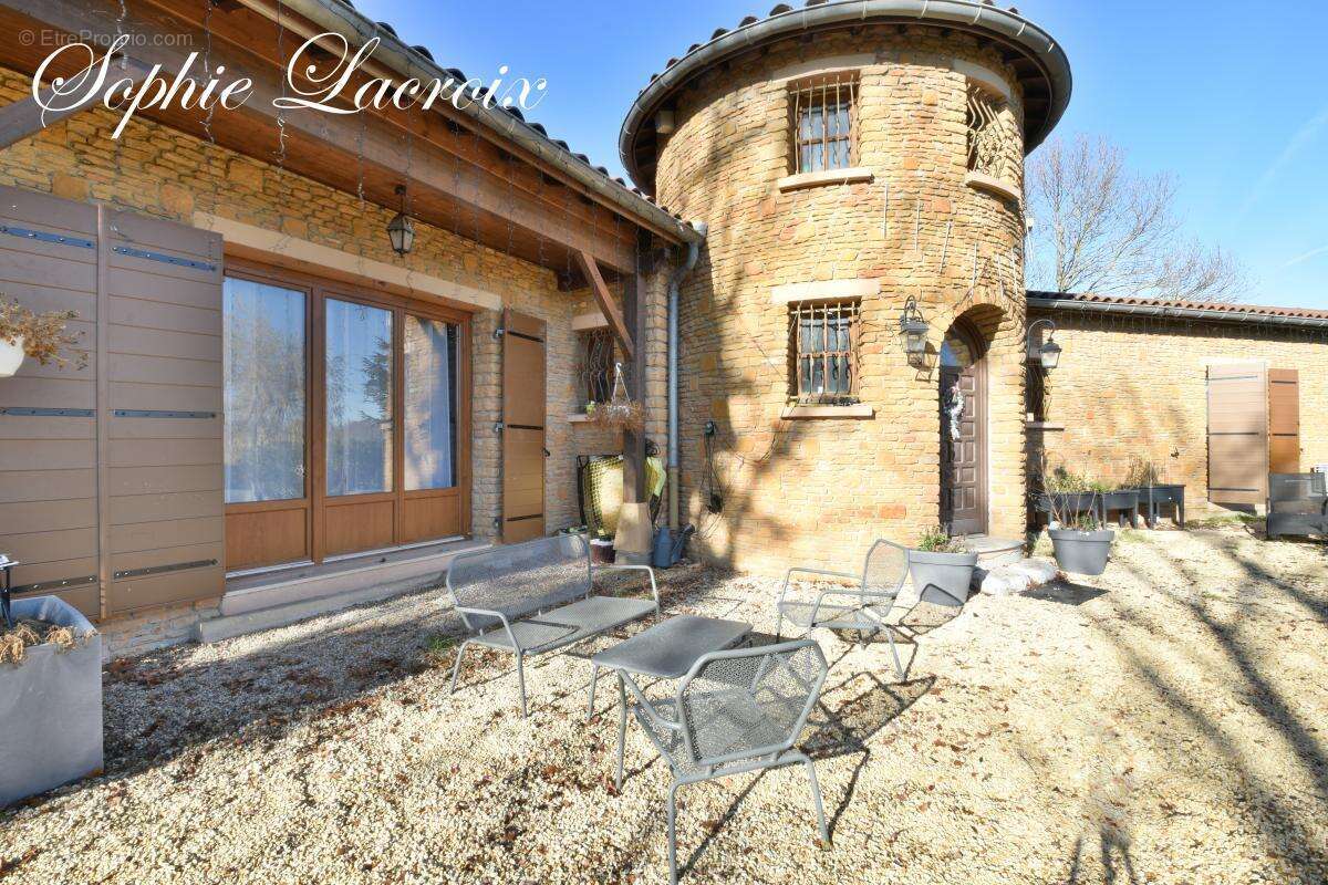 Maison à SALLES-ARBUISSONNAS-EN-BEAUJOLAIS