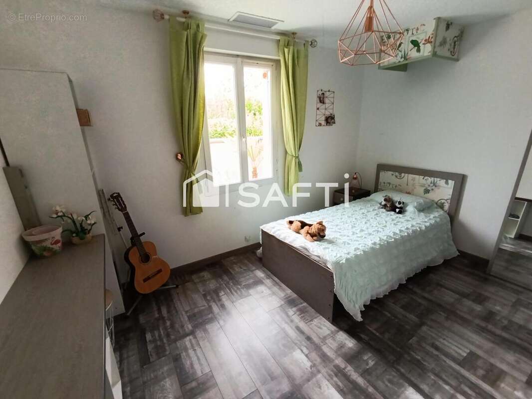 Photo 6