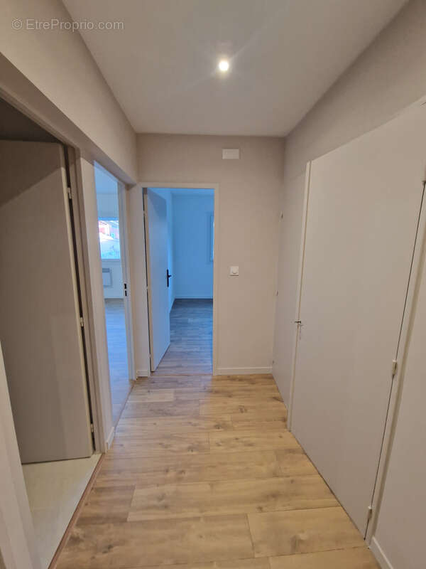 T4 lumineux 95 m2   Terrasse, parking & cave   La Seyne-sur-Mer - photo 8