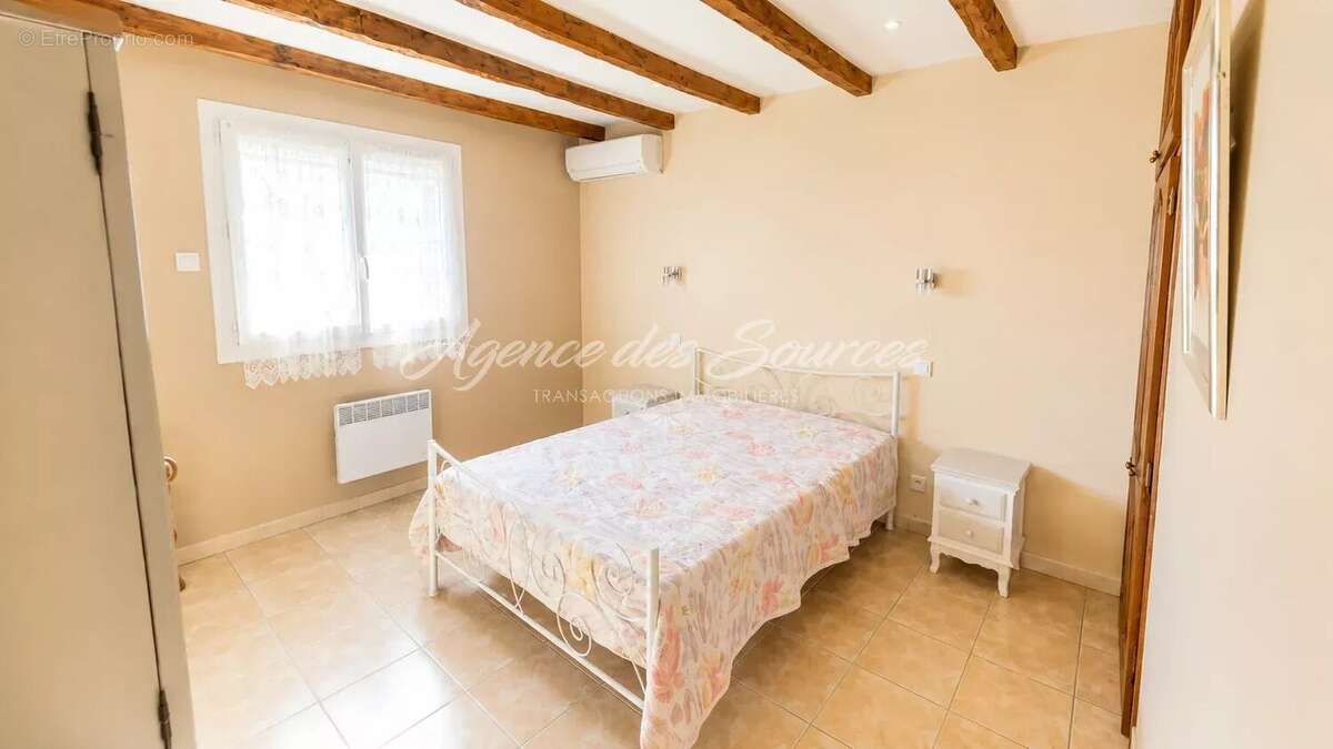 Maison à TAVERNES
