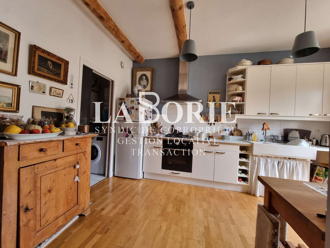 Appartement à BAGNOLS-SUR-CEZE