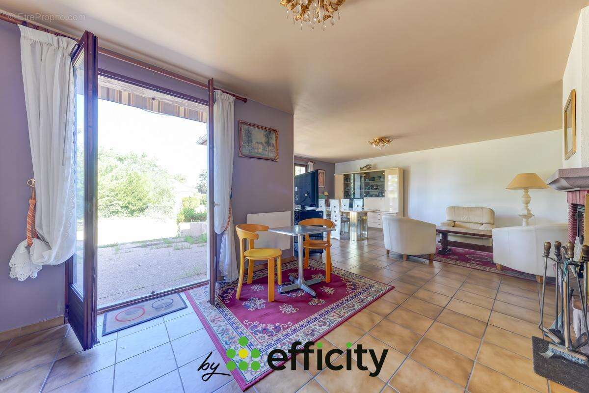 Maison 119 m² à Saint-Priest  - photo 6