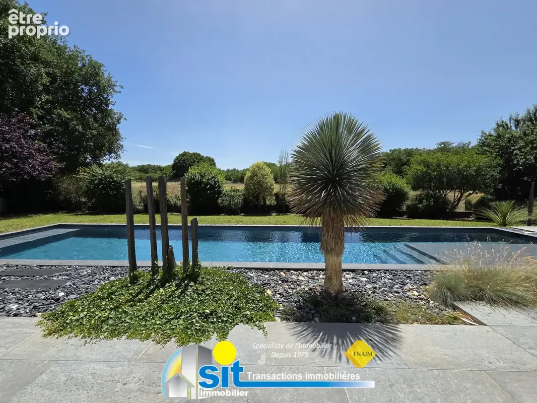 Villa 212 m2 sur les hauteurs de Roussillon   Calme absolu   Piscine   Terrain 1 616 m2 - photo 5