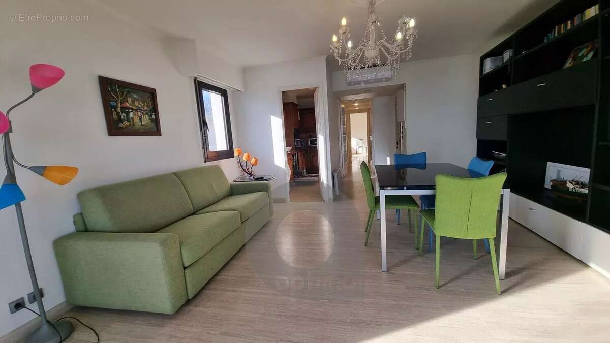 Appartement à ROQUEBRUNE-CAP-MARTIN