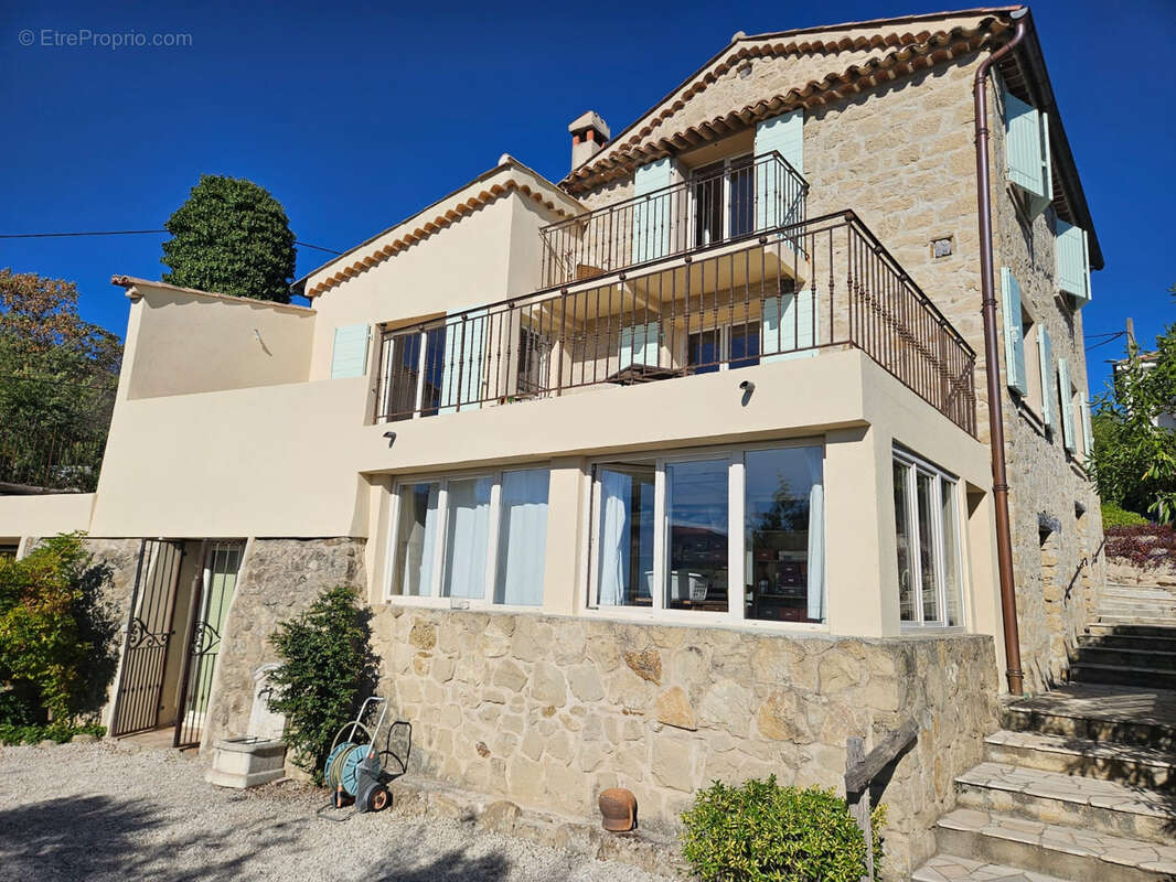 Maison à BERRE-LES-ALPES
