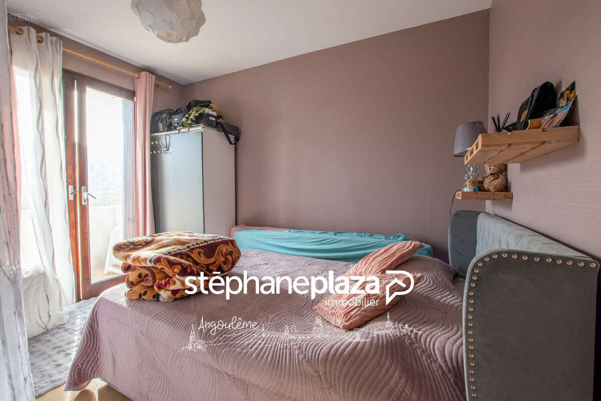 Appartement Angouleme 4 pièce(s) 76 m2 - photo 14
