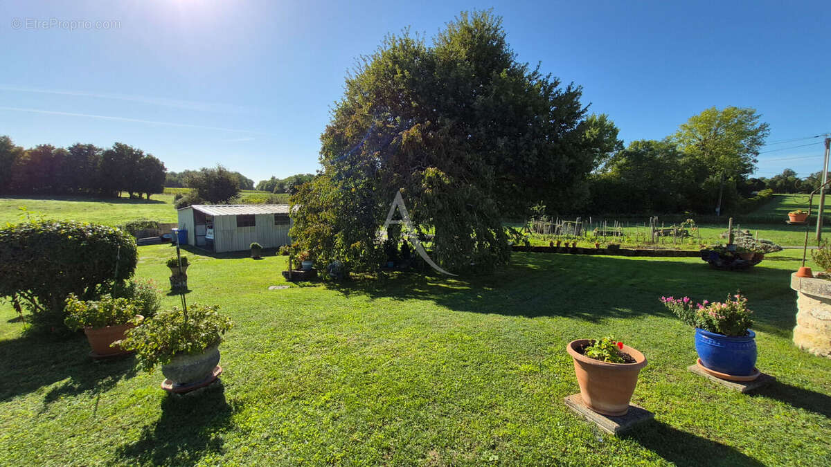 Maison à CHERMIGNAC